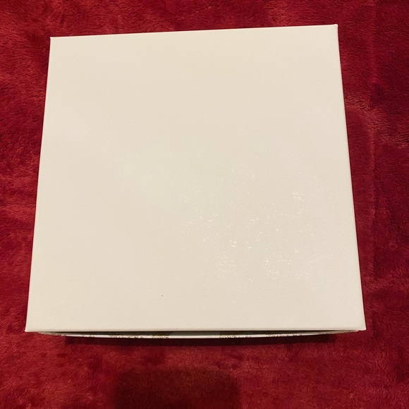 Dior Gift Box with Slip Envelope - Picture 5 of 5